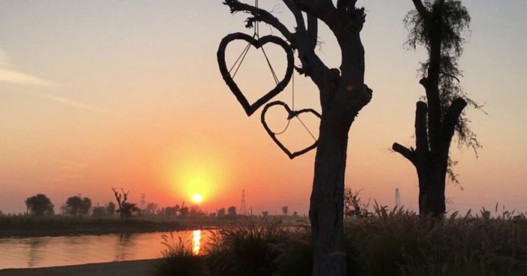 Love Lake Dubai