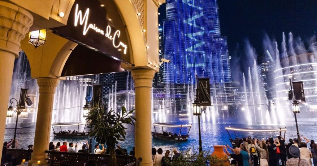 Dining with fountain views in Dubai