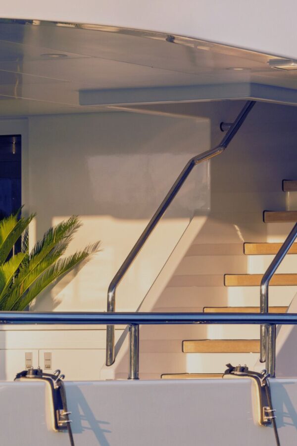 luxury yacht rental